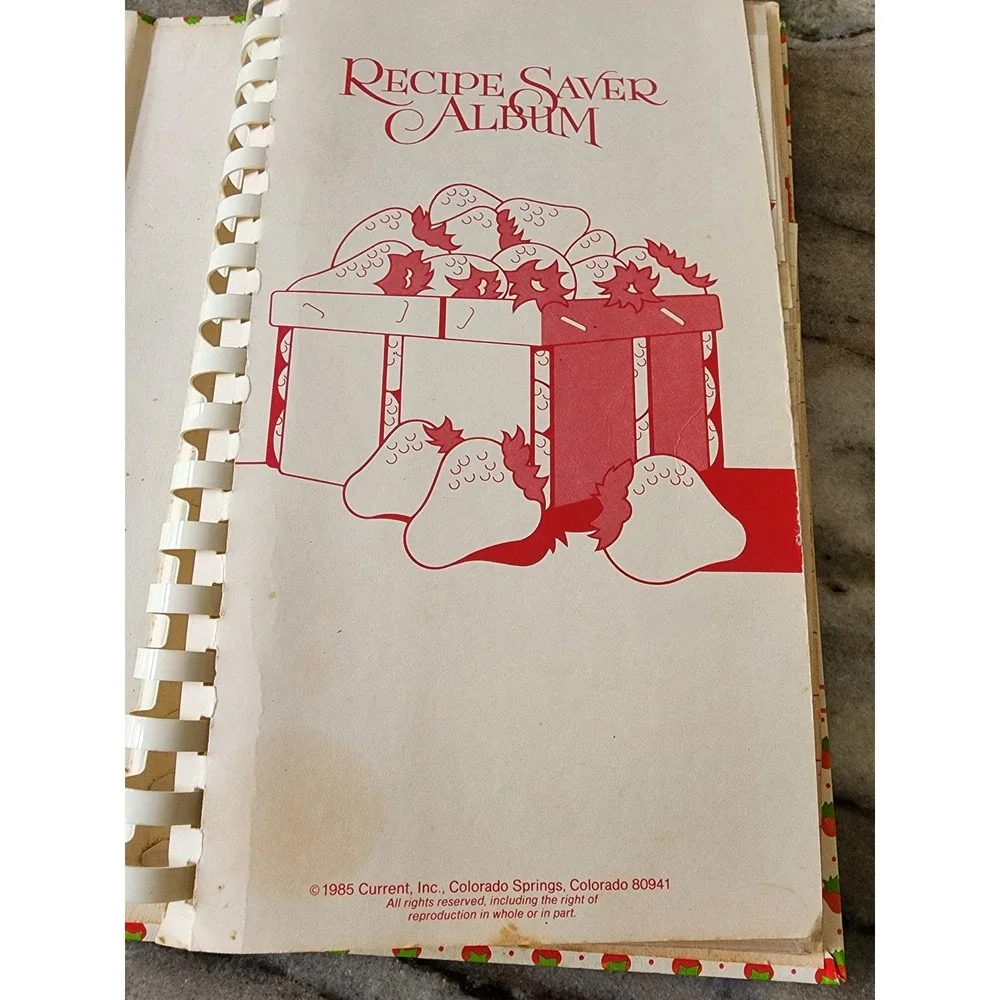 Vintage‎ 1985 Current Strawberry Recipe Saver Album with Recipes!!